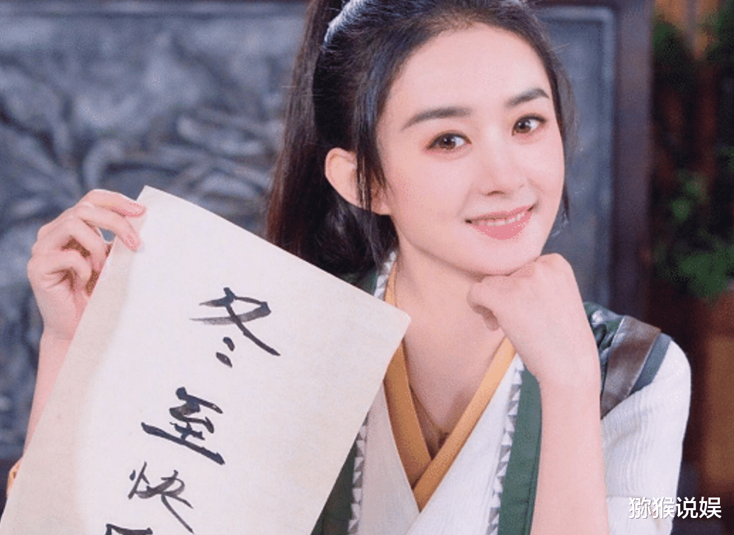 【赵丽颖】赵丽颖新剧路透: 一脸认真的听导演讲戏,无滤镜生图“颜值”严重老化!