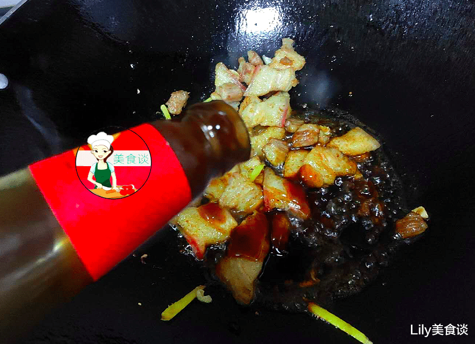 五花肉|五花肉最馋此做法，不红烧不烤，搭配此菜一起炒，酸爽鲜香不油腻