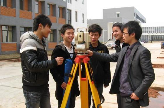 土木工程|大学最让父母“省心”的4个专业,还没毕业就签约,工资让人羡慕