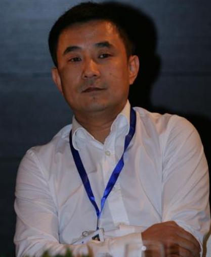 韩熙庭|欠债800亿逃往国外，带走61亿跟一位女星，父亲去世都不敢回国