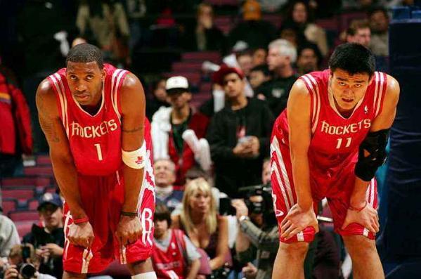 「麦迪」麦迪再甩锅姚明：他不能打出奥尼尔那种数据，20分都靠我喂出来的