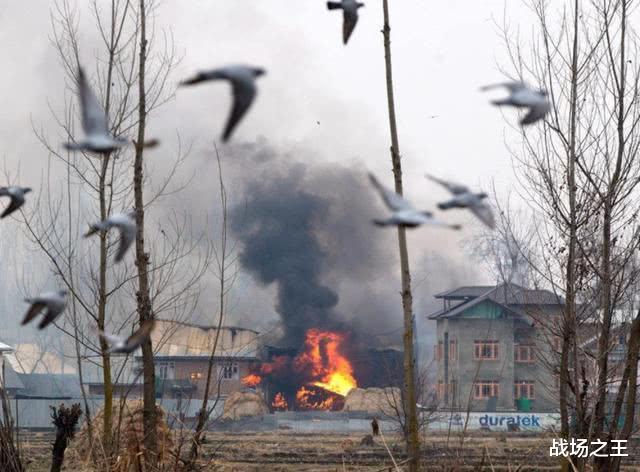 【印度】不战而胜?数千士兵包围印度哨所,30枚导弹瞄准后:印军同意撤兵