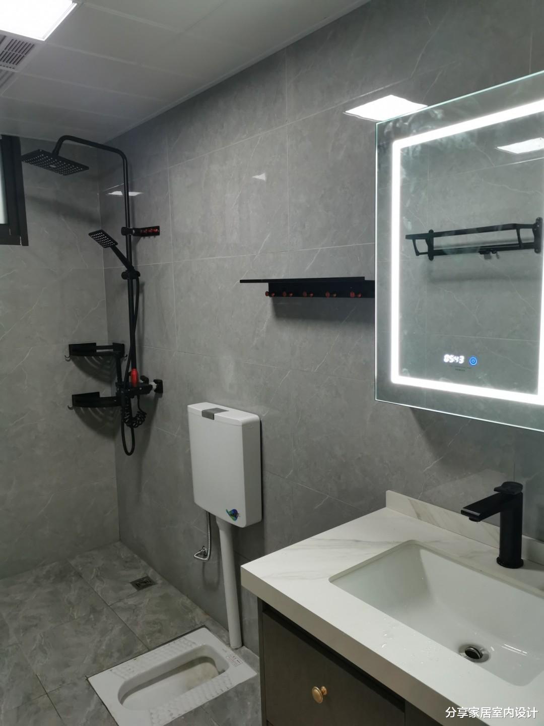 |终于装修完工，全屋打扫干净通风中，悬空电视墙非常喜欢，分享下