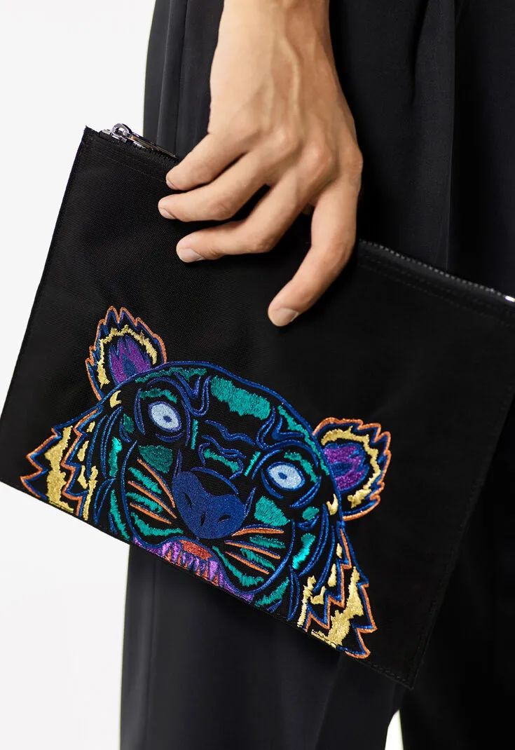 高田贤三|名美美术——执着于将RGB最高对比度打印在布料上的高田贤三走了