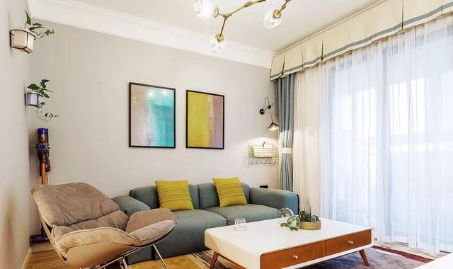 |新房装修只刷大白墙不吊顶，晒到朋友圈，却分分钟被赞爆了