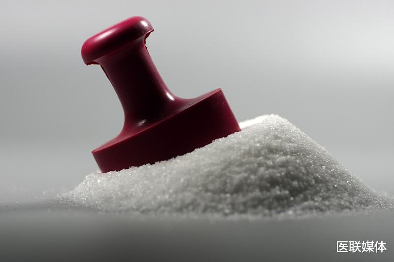 饮食:肾脏出现病变后,应牢记这3个“少吃”,让饮食“绑住”健康