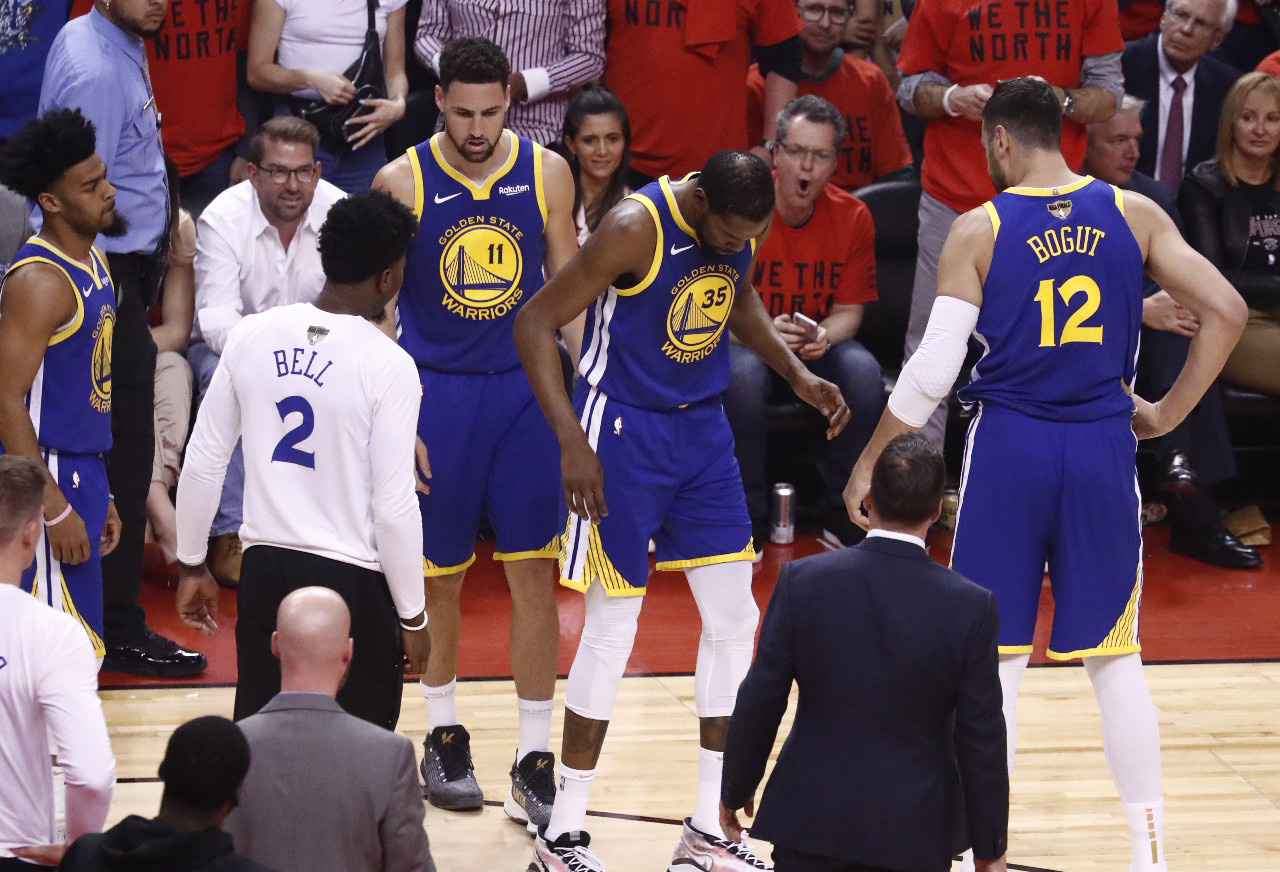 「斯蒂芬·库里」当代皮蓬?勇士格林为库里鸣不平,谈到杜兰特摊牌了:都在假装!