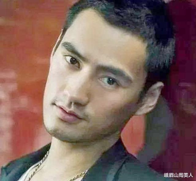 #发型#男人过了40岁，尽量避开这3种发型，尤其是第二种，显老又土气