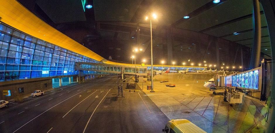 「澳大利亚」澳大利亚终于慌了！连夜安排航班，200架飞机齐刷刷飞向中国？