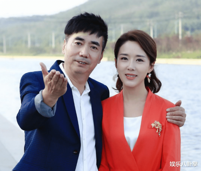 范明|国家一级演员，娶大6岁二婚富婆恩爱23年，继子英俊是他的骄傲