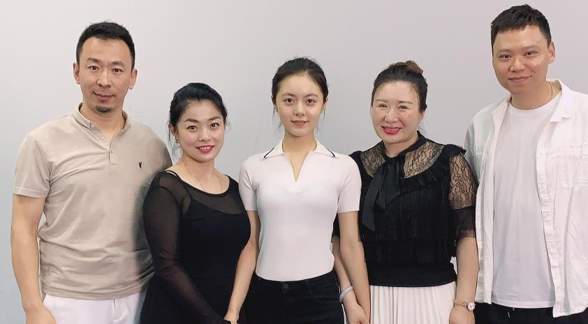 赵今麦|赵今麦文化课超本科线,老师晒照报喜,素颜站c位又美又自信