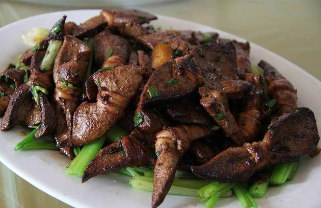 水果|7个症状,暗示女性气血不足!忌口3物,多吃4物,身体越来越强壮