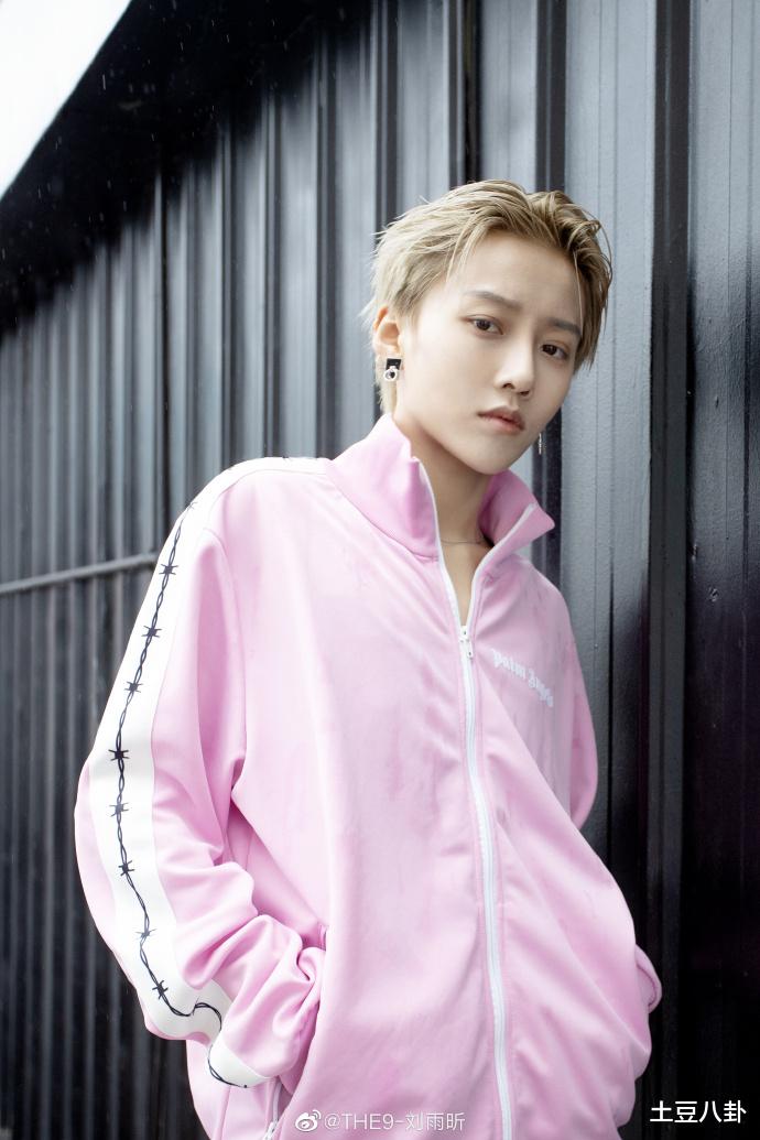 硬糖少女303|《硬糖少女303》跟《火箭少女101》一对比，突然发现：网友的审美下降了