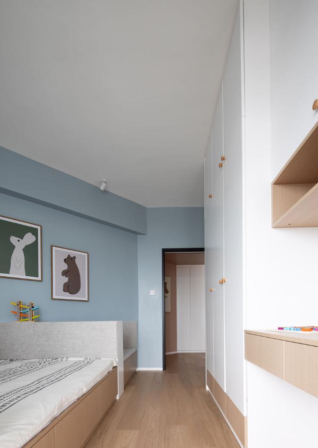 |越来越多人给客厅设计柜子,沙发离墙摆放后,真的超实用!