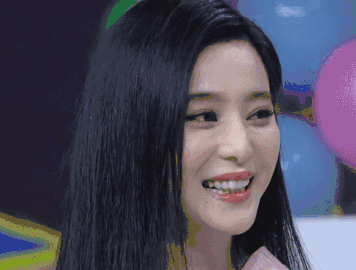 「范冰冰」范冰冰登内地杂志封面,黑长直发量惊人,她为了护发真是够拼的了