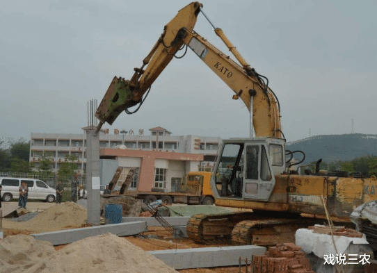 戏说三农|“新规”出台，乱占耕地建房统一都要拆吗？“零容忍”？答案揭晓