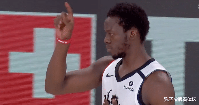 莱昂纳德|机器人暴怒 被莱昂纳德当面狂喷 他一声都不敢吭 当年的傲娇全没了