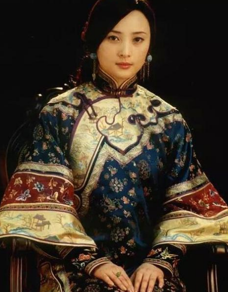 文绣@她与丈夫登报离婚,后来嫁给一普通工人,死前丈夫才知她的身份