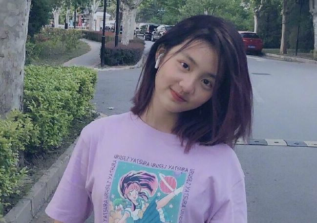 冯绍峰|黄多多庆生照：14岁的她已经长变样认不出来了，是适合女团的长相