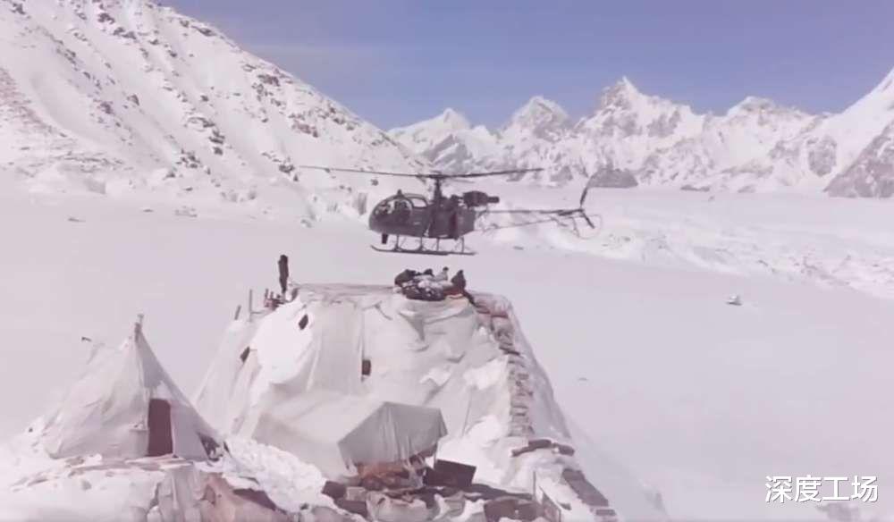 直升机|印军边境哨所补给告急：直升机飞上6000米雪山，在4米宽空地起降