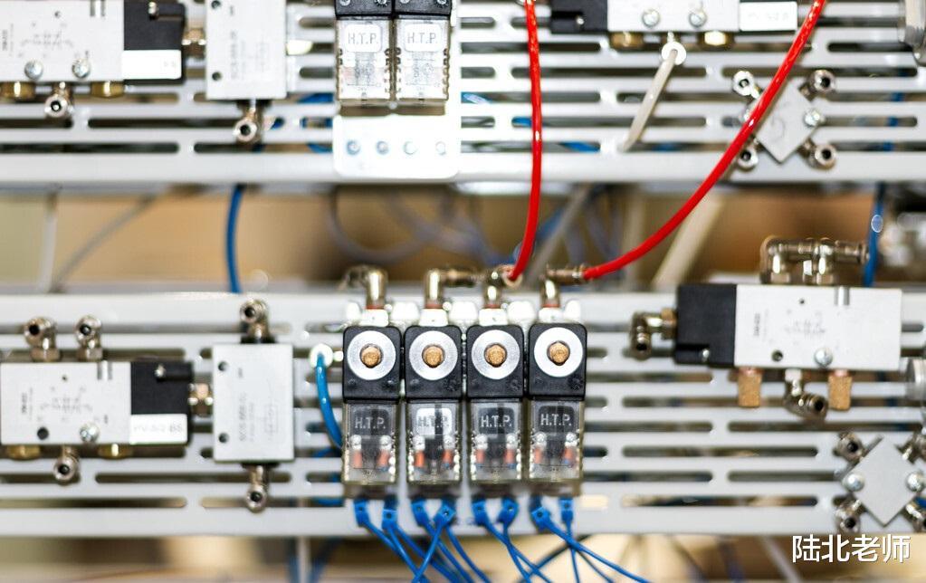 北京大学|各省高考录取分数线出炉，高分专业有新热门，报考的都是明白人