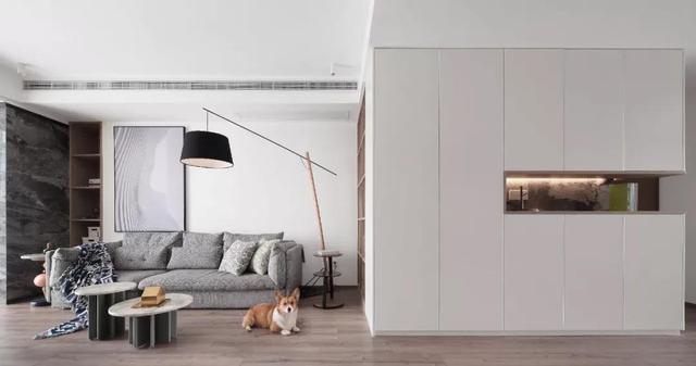 ：她家141㎡，坚持沙发两侧打柜子，餐厅设卡座，完工实用极了！晒晒