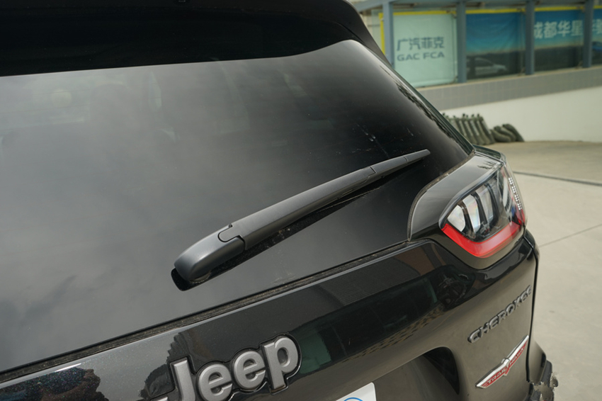 【丰田凯美瑞】从65万跌到15.6万！当年男人抢着要，比奥迪Q5高贵，如今却卖不动