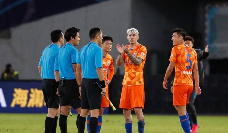 山东鲁能|公道自在人心！鲁能球迷发征集令获回应，中超09年地震将再现？