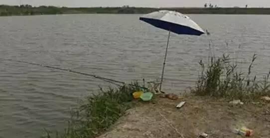 |一个迹象外加一个技巧,轻松分辨,到底是小鱼闹窝还是鱼群离底