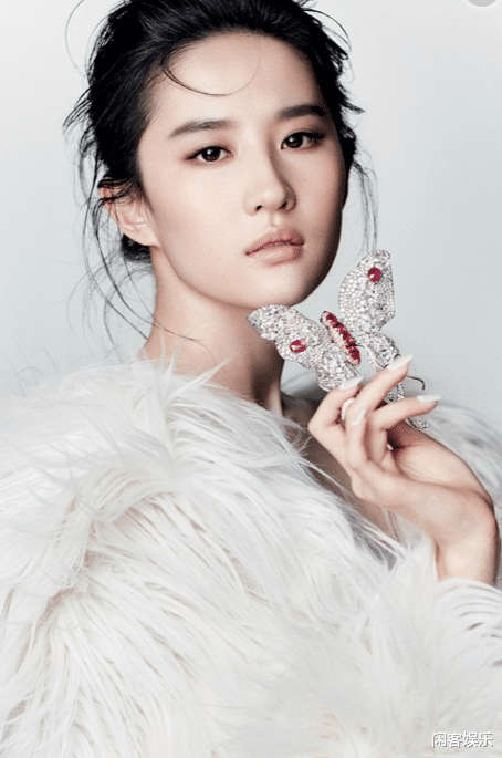 刘亦菲■为何刘亦菲从不接清宫戏?当她换上“甄嬛”服那刻,一出场全剧终