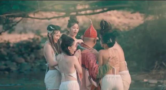 「王晶」王晶新剧《孙悟空大战盘丝洞》定档，剧中尽用晶女郎，熟人也不少