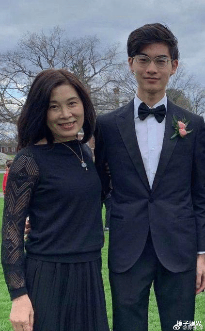 陈晓：丈夫郎永淳入狱，自己携子入美国，患癌几近崩溃的吴萍今如何了？