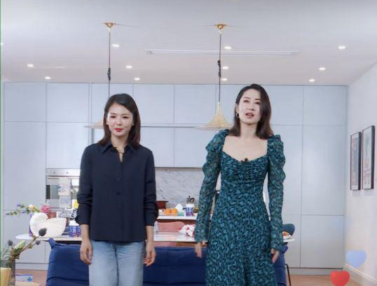 #刘涛#刘涛刘敏涛同框了，在大两岁的姐姐面前刘涛输了，气场全无！