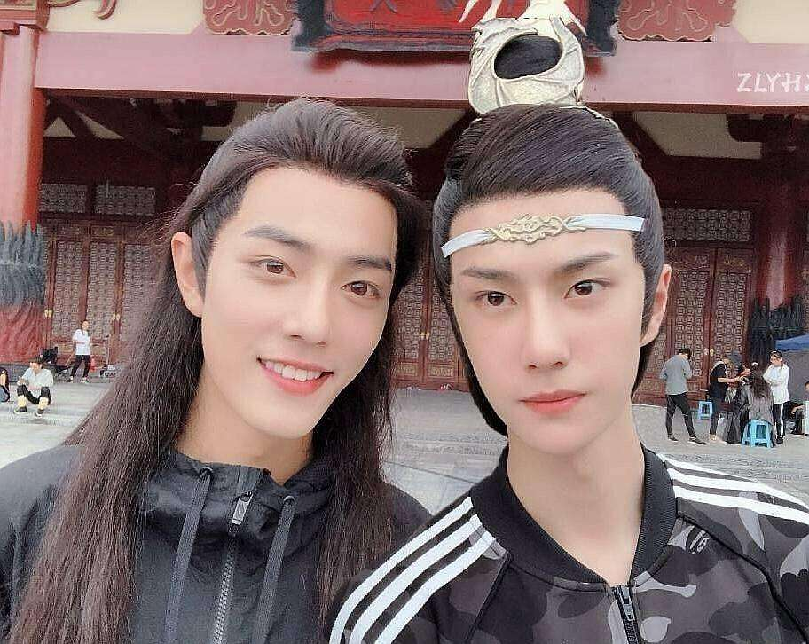 肖战|美女郑爽为了减肥不吃饭，难怪如此漂亮，肖战又被官方提及