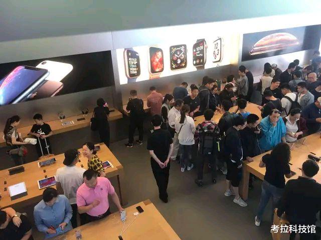 『苹果』苹果突然宣布，国人陷入两难，谁也没想到，库克竟然会用这招！