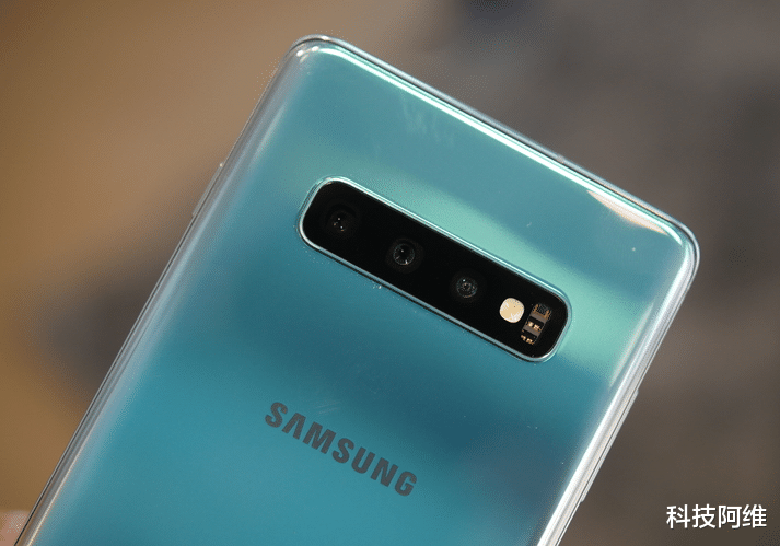 三星galaxy s10|开卖一年半狂跌2200元，8GB+2K分辨率，昔日曲面屏旗舰已无人问津