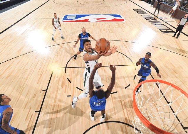 雄鹿队|争冠球队集体爆冷！湖人一大短板显露无疑，雄鹿输球原因也一样