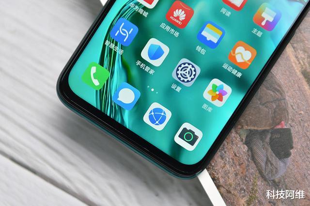 华为Nova|从2199元降至1558元，华为中档机型沦为千元机，网友：已经来晚了