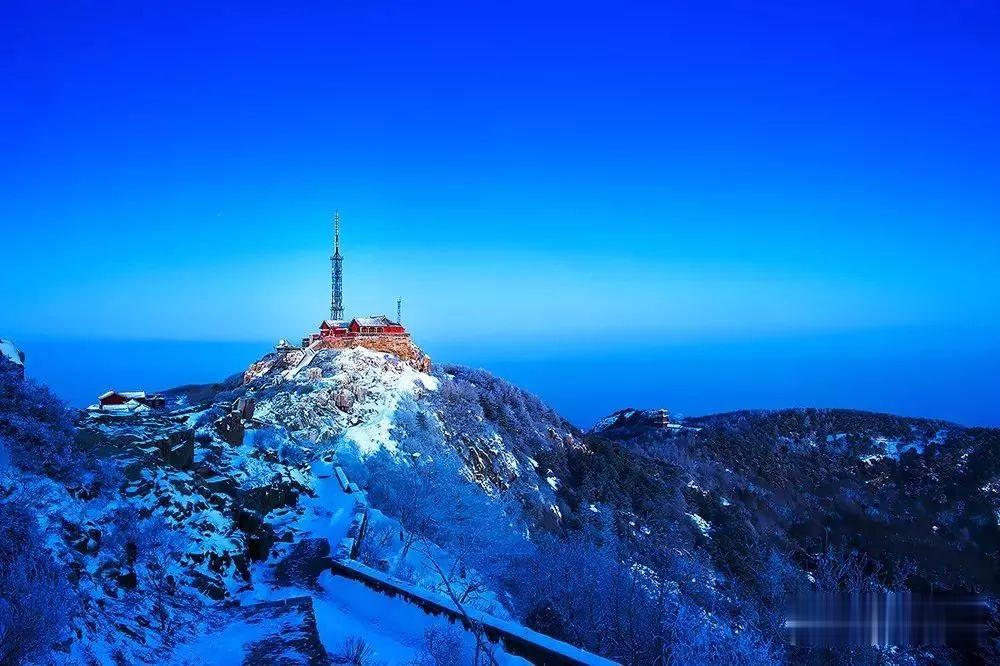 泰安|瑞雪丰年，国泰民安！看，泰安今冬第一场雪，下成这般仙境模样！