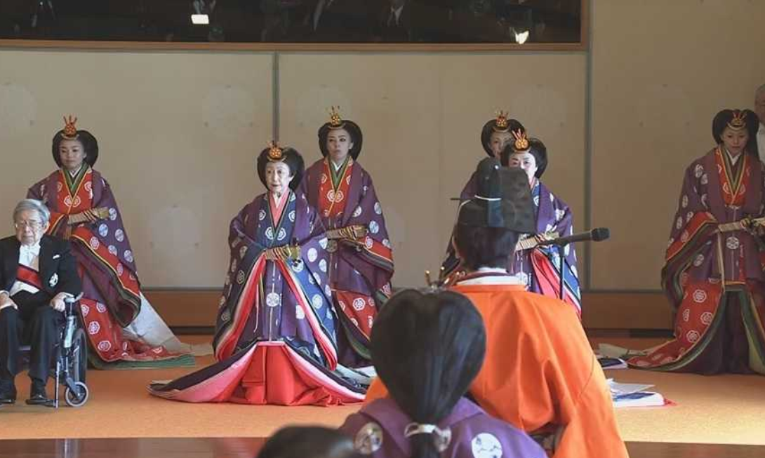日本最美平民皇後美智子，晚年坦言：和天皇沒有愛情，不願合葬-圖2