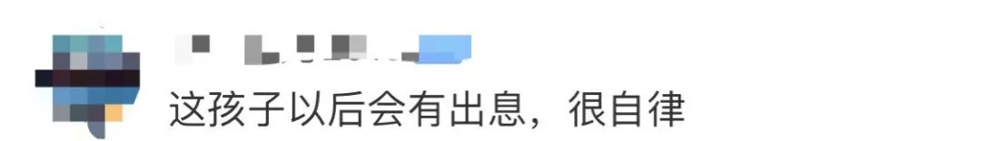 西湖|人山人海中，小学生蹲西湖边写作文，理由亮了！