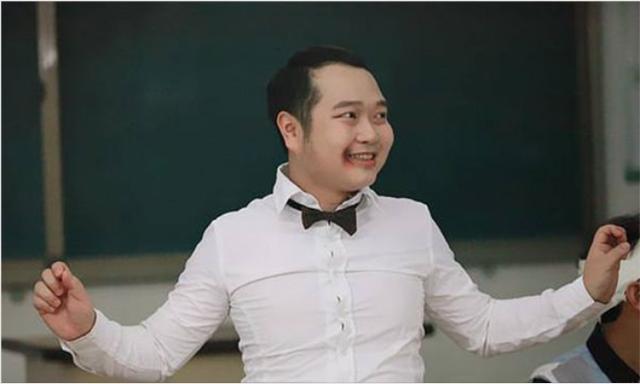 周星驰|他曾被嘲“智障”，却被周星驰当成“天才”，拍戏时从不喊停！