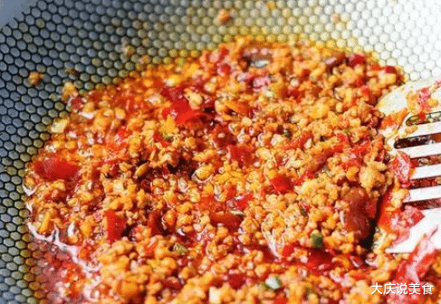 郫县豆瓣酱|刚知道郫县豆瓣酱不可以直接炒，牢记这3点，做啥菜都好吃