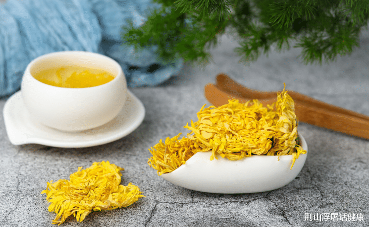 高血脂|甘油三酯升高，身上会出现3处异常，若没有，血管或算通畅