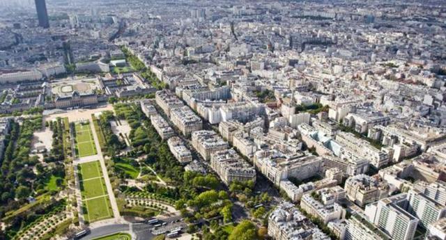 未来10年，房子“远4近3”升值潜力越来越大，李嘉诚已做到了