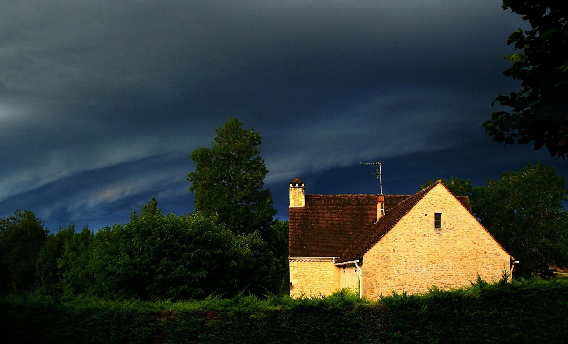 白羊座|最容易惹人注目，成为焦点的三大星座，能力出众，且总会无可替代