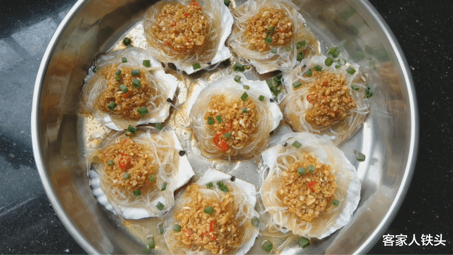 「扇贝」我家请客就爱做这一道菜，不煎不炸也不炖，8分钟出锅，漂亮好吃