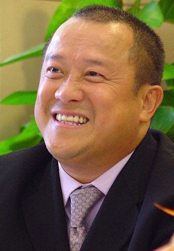 曾志伟|1990年，余倩雯被曾志伟“假戏真做”伤心退圈，如今成人生赢家