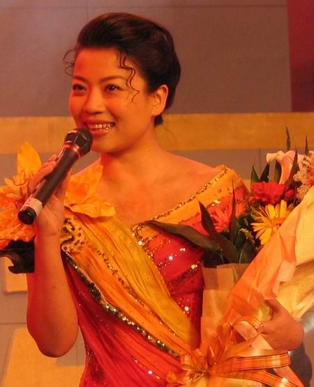张也|李谷一的女儿:国家一级演员,25次登央视春晚,52岁至今未婚