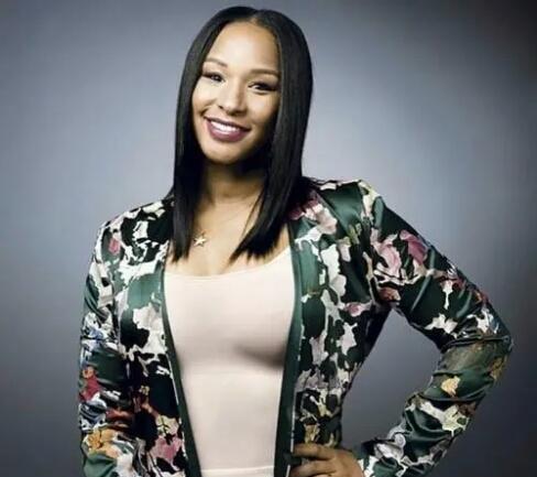 #勒布朗·詹姆斯#特殊时期无法外出，詹姆斯在家让詹嫂很开心，与年轻时差别很大